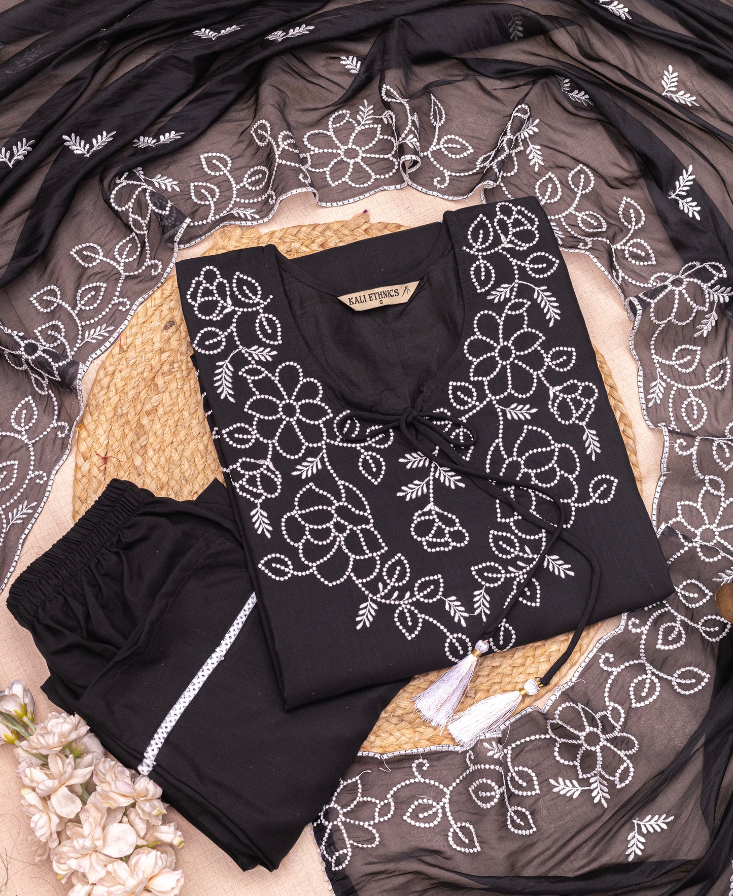 Whisper of Threads – सुकून