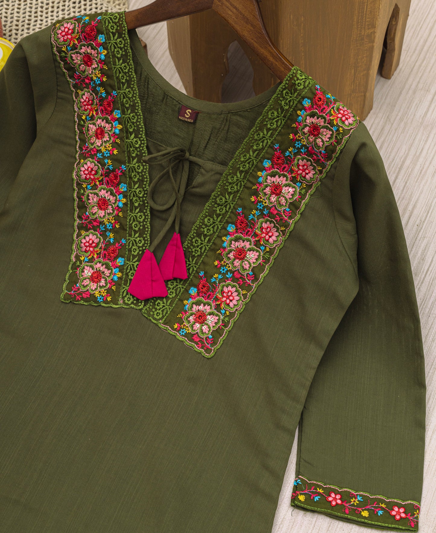 Mehfil-e-Resham – Noor