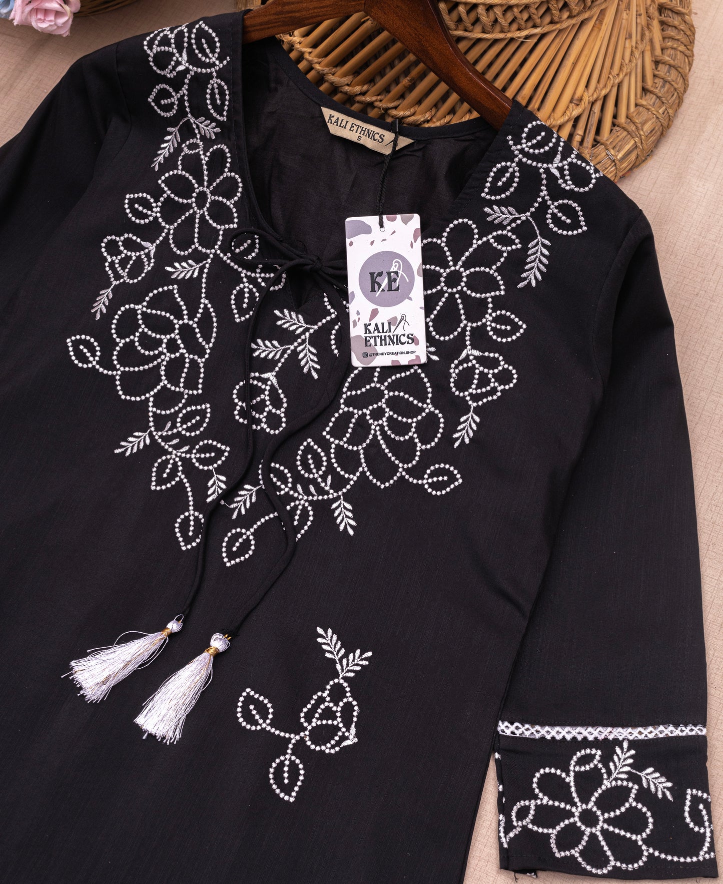 Whisper of Threads – सुकून