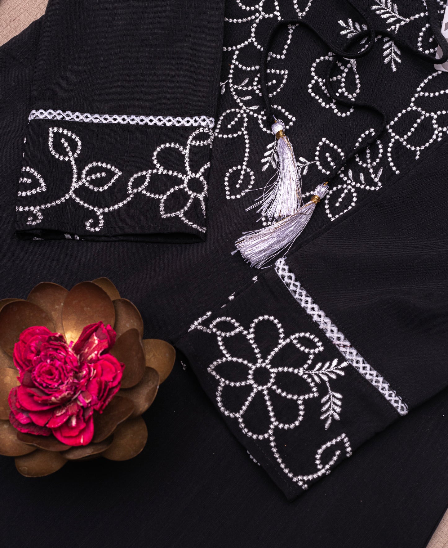 Whisper of Threads – सुकून