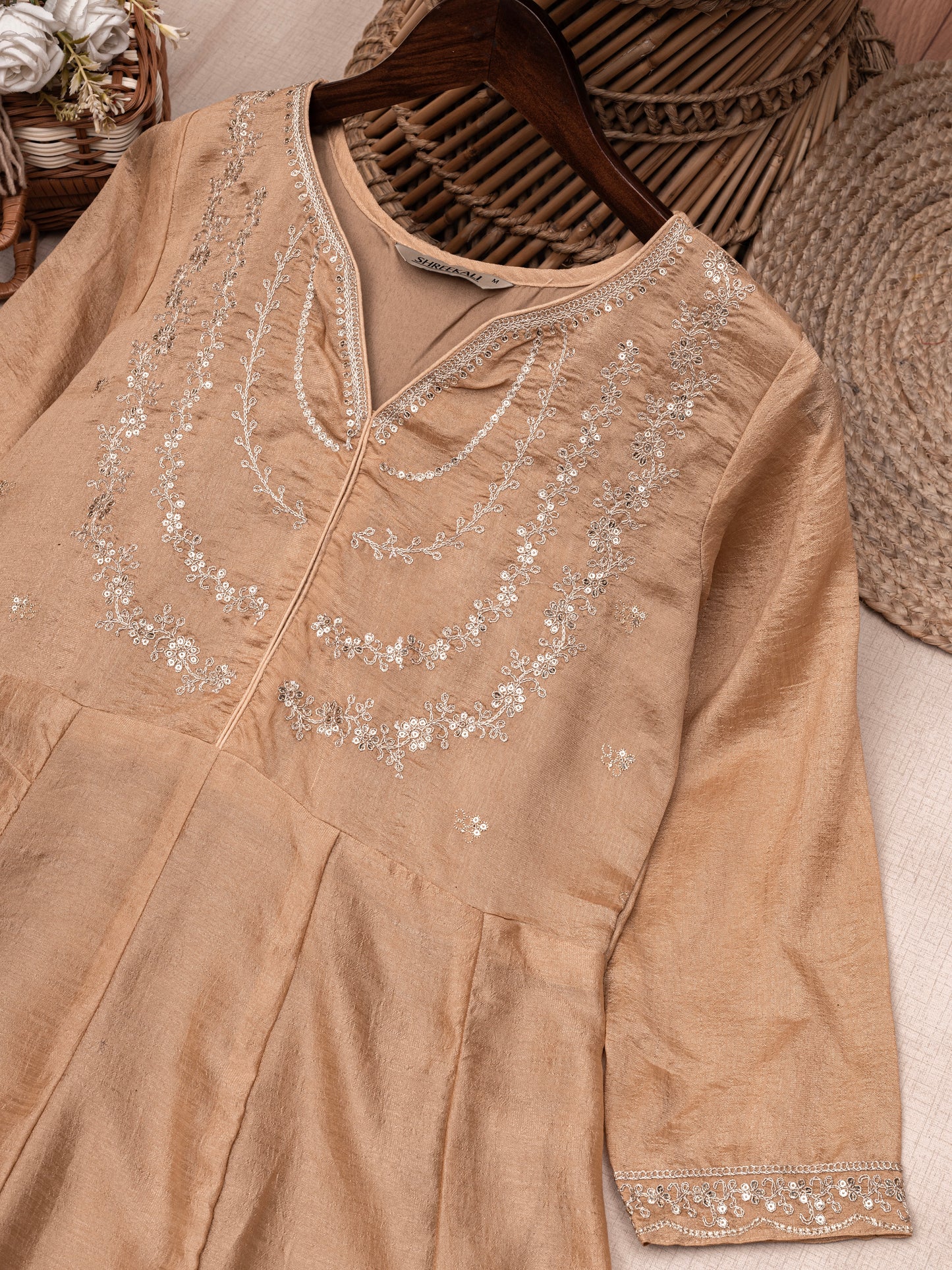 Rooh-e-Husn | रूह-ए-हुस्न